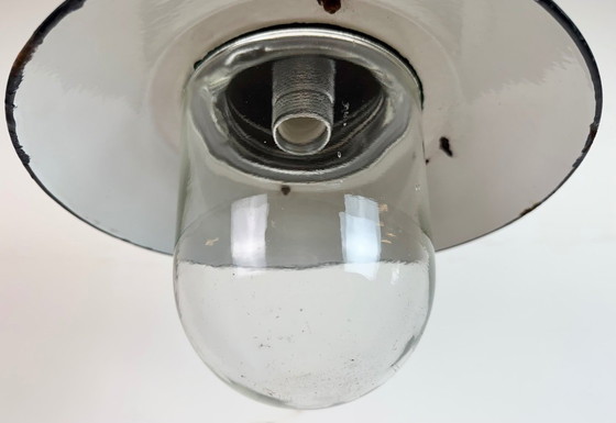 Image 1 of Lampada a sospensione industriale in ghisa e smalto verde, anni '60