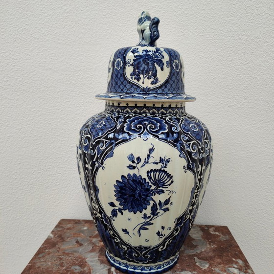 Image 1 of Vaso antico vintage in porcellana con coperchio Petrus Regout