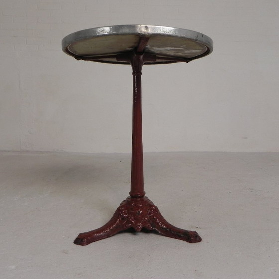 Image 1 of Tavolo da bistrot con gambe in ghisa e piano in marmo, anni '20