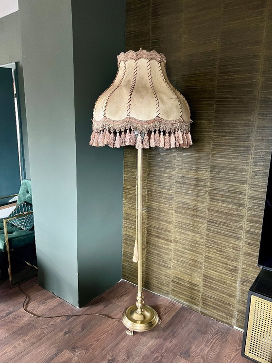 Image 1 of Lampada da terra neoclassica d'epoca in ottone massiccio con piedi a forma di leone e paralume in pelle, 1950-1960