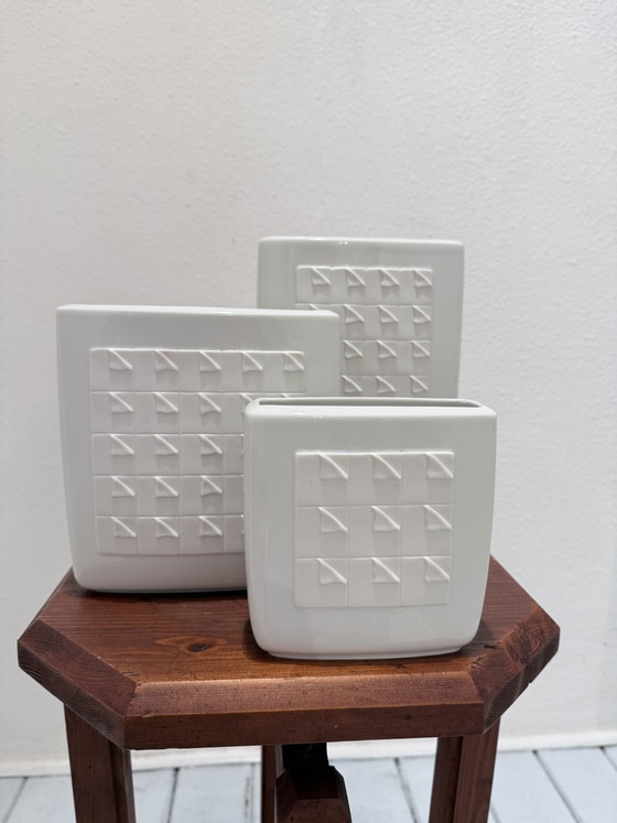 Vintage Hutschenreuther Porcelain Relief Vases – Set of 3 – Top Condition – Hütschenreuter (photo 11 of 11)