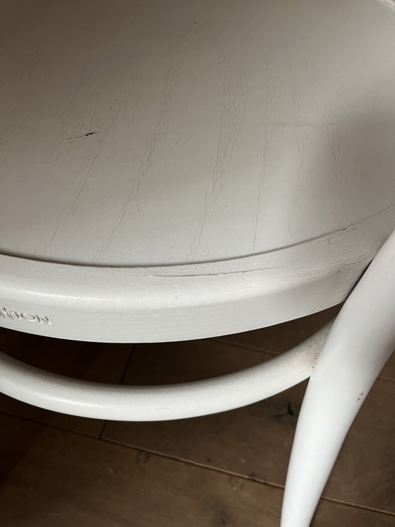 Image 1 of 2 Vintage Thonet stoelen – Model No. 204/ Vienna – Wit