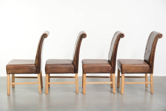 4x Beautiful large sheepskin dining chair in a dark cognac color with a lovely English look – Wood (photo 5 of 13)