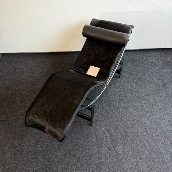 Image 1 of Cassina LC 4 - chaise longue - cuero de vaca negro - clásico - ¡Como nuevo!