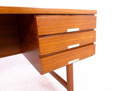 Image 1 of Teakhouten bureau, Eigil Petersens Mobelfabrik, Denemarken, jaren 1960.