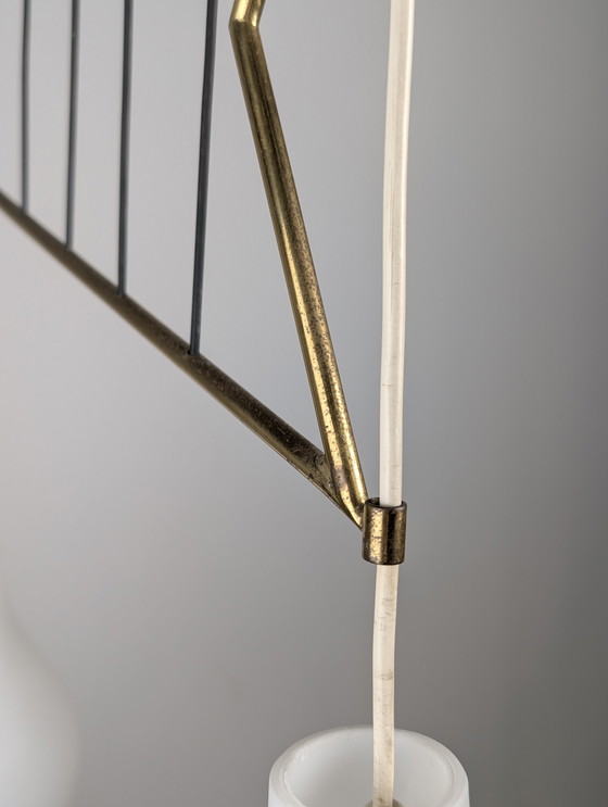 Image 1 of Lampada a sospensione italiana in opalino e ottone, stile Stilnovo, anni '50