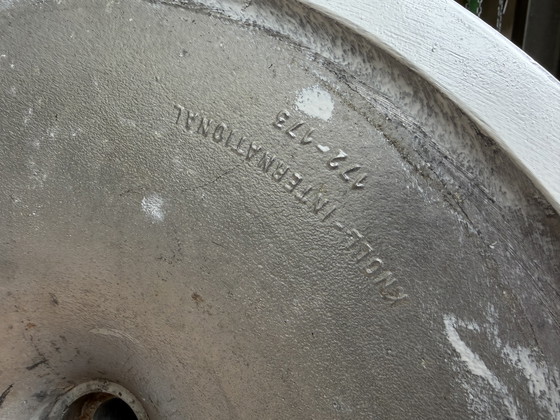 Image 1 of Original marble round Knoll Tulip dining table (120cm)