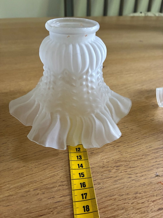 2 Lampenschirme aus mattiertem Glas für Pendelleuchten (photo 9 of 11)