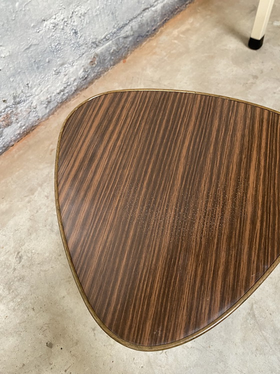 Image 1 of Tavolino laterale marrone in formica