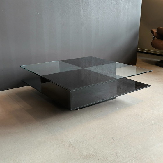 Image 1 of Couchtisch aus Glas mit schwarzen Fächern