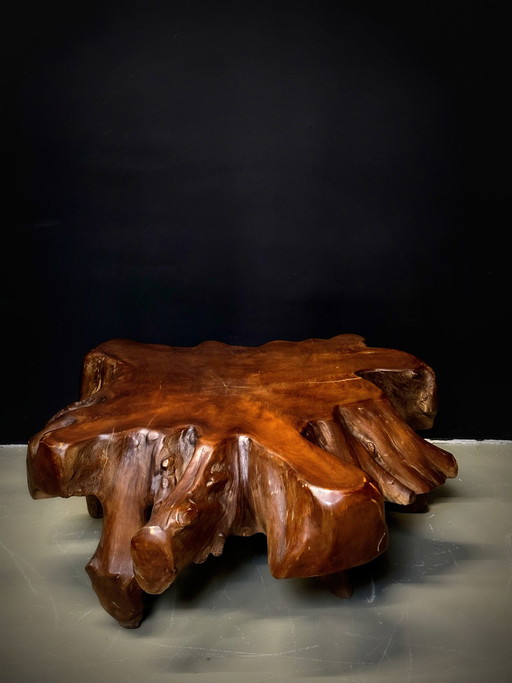 Mesa de centro de madera de raíz