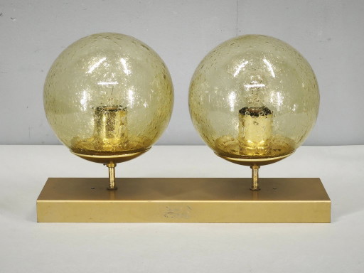 Tschechische Space Age Doppel-Wandleuchte aus den 1970ern mit bernsteinfarbenen Blasenglas-Kugeln