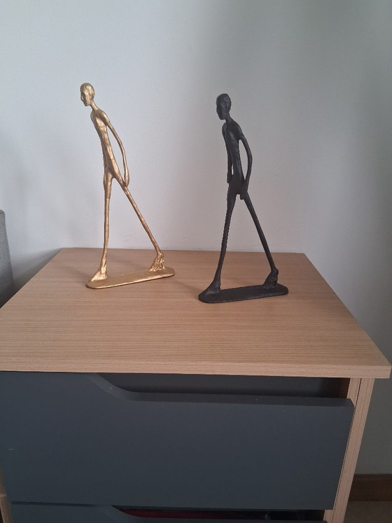 Ensemble de 2 nouvelles sculptures d'après Giacometti en fer noir et or – Iron (photo 6 of 17)
