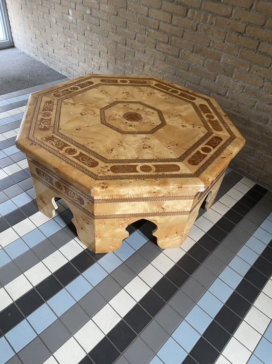 Image 1 of Einzigartiger, achteckiger Couchtisch im marokkanischen Stil, der auf Bestellung gefertigt wird – daher der Preis.