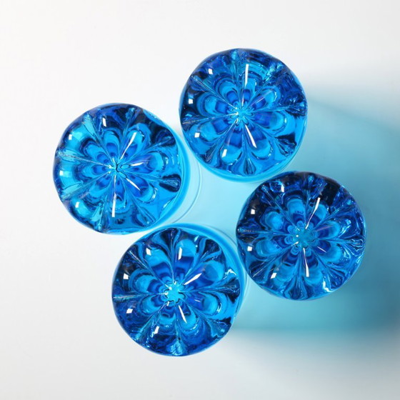 Image 1 of Ensemble de 4 verres vintage uniques bleu vif / Verres rares et massifs / Italie / Années 1960