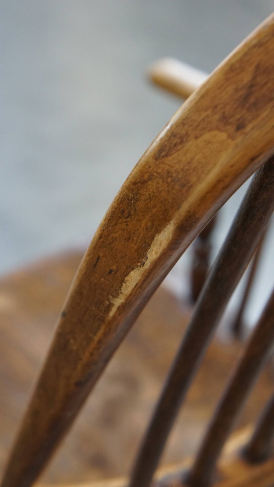 Image 1 of 2 x Antiker englischer Windsor-Stuhl aus dem 19. Jahrhundert aus Ulmenholz