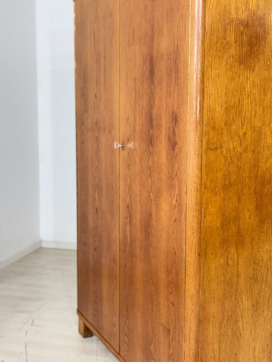 Image 1 of Sehr schöner Kleiderschrank 60er Jahre – Eiche – Top Zustand