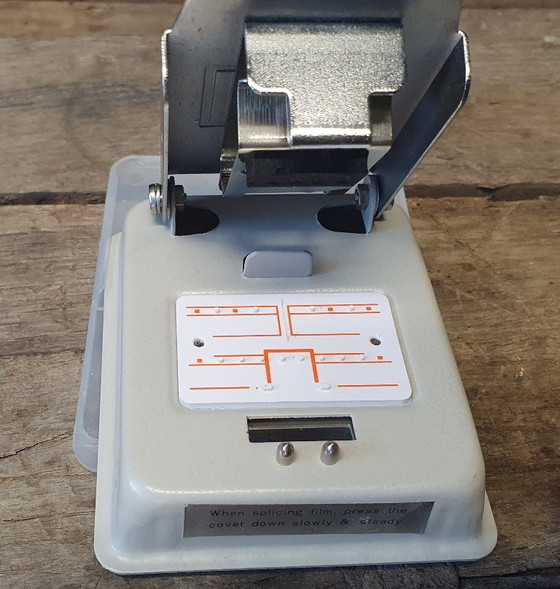 Image 1 of 2238 Minette Tape Splicer Super 8 Single 8 film with box