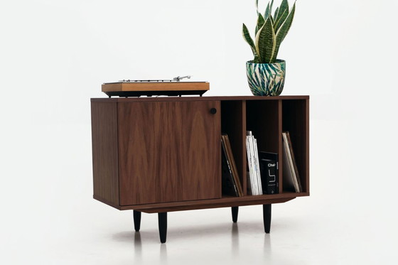 Image 1 of Mueble de nogal para TV O-S17