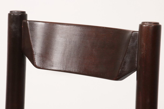 Image 1 of Essgruppe, inspiriert von Vico Magistretti, bestehend aus sechs elegant neu geflochtenen Stühlen und einem Tisch.