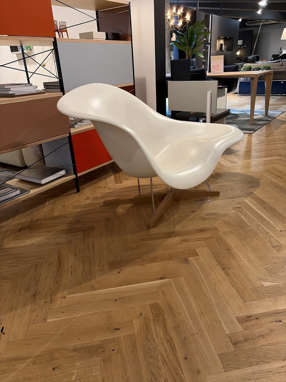 Image 1 of Vitra “La Chaise” con