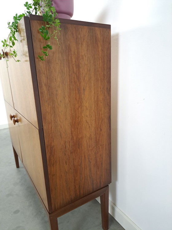 Image 1 of Meuble Palette Möbel en placage de bois de rose avec 4 compartiments et poignées rondes vintage