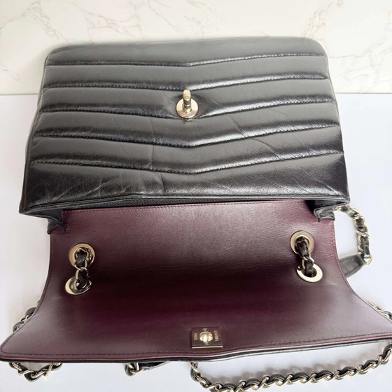Chanel reversed chevron flap bag – Bolsos de hombro, Cuero (photo 13 of 16)