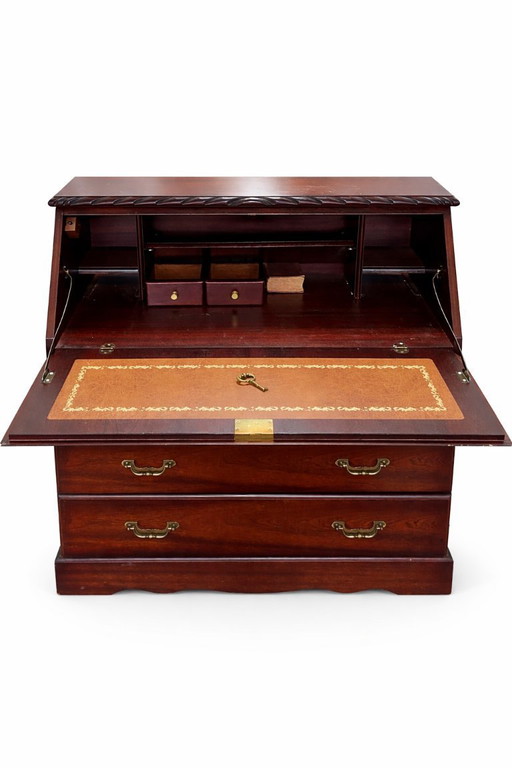 Scrivania in mogano di metà secolo con chiave