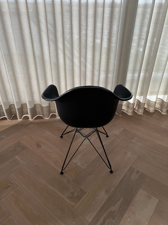 6x Vitra Eames Chairs – Armchairs, Metal, Plastic (photo 3 of 5)