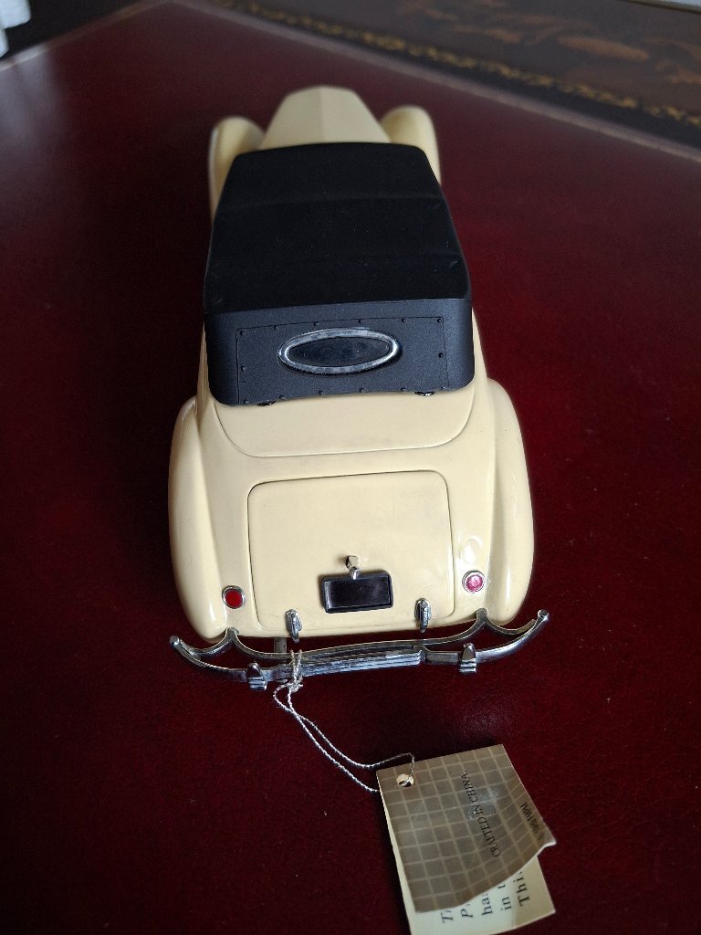 Franklin Mint Cord 812 Phaeton coupe 1937 1/24 | €59 | Whoppah