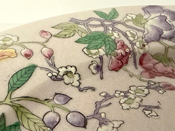 Image 1 of Piatto decorativo in porcellana cinese d'epoca dipinto a mano
