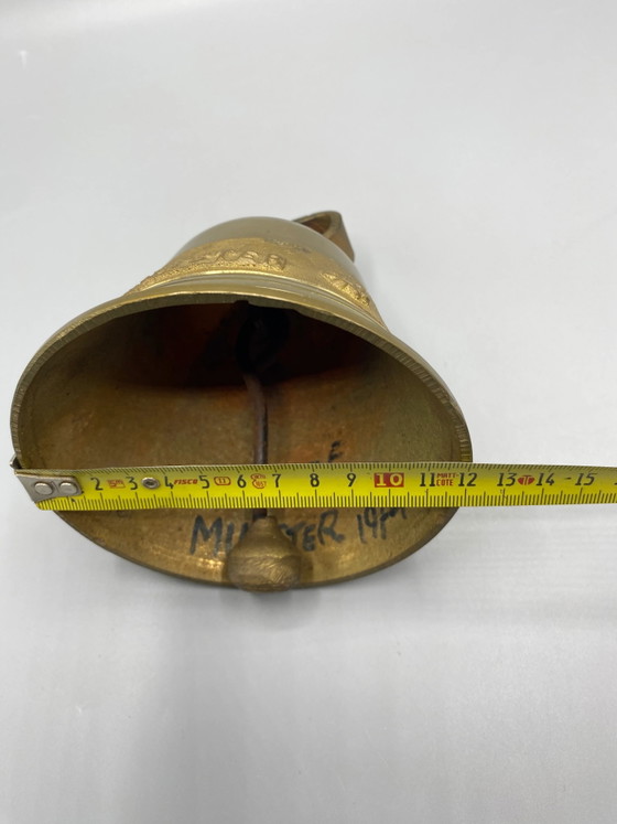 Große Glocke aus Münstermessing – Adlerdekor und geprägte Verzierungen – Dekorative Objekte, Brass (photo 5 of 6)