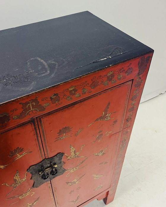 Image 1 of Gabinete rojo chino