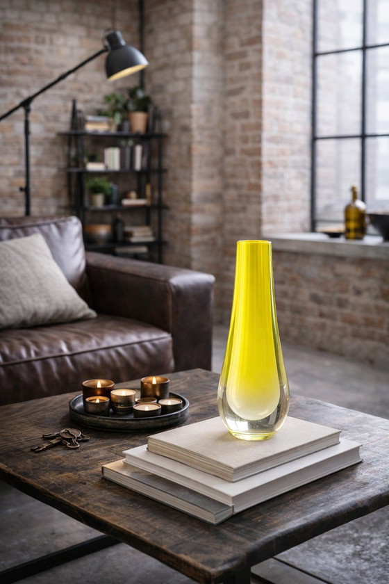 Image 1 of Vintage Murano-style glass vase