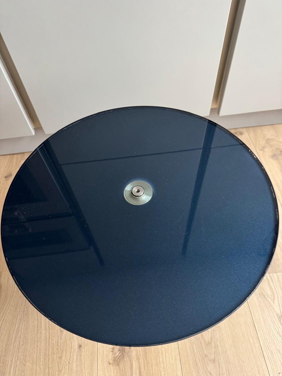 Image 1 of Leolux Zyga design bijzettafel bleu verre