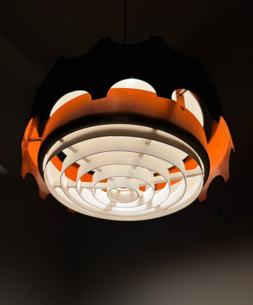 Hanglamp in zwart en koperkleurig design uit de jaren 60