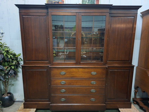 Antieke Engelse vitrinekast, boekenkast, wandmeubel,  met secretaire met ingelegd leer afm. 243x47cm en 221 cm hoog