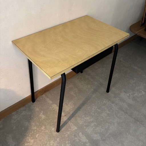 formica-top desk