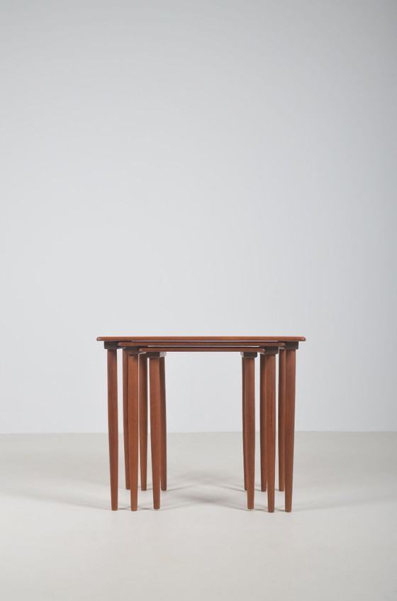 Image 1 of Set van 3 Deense neststafels in teak, jaren '60