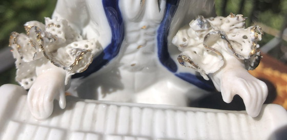 Image 1 of Musical statue in porcelain, Mozart at the piano, in the roccocco Capodimonte style