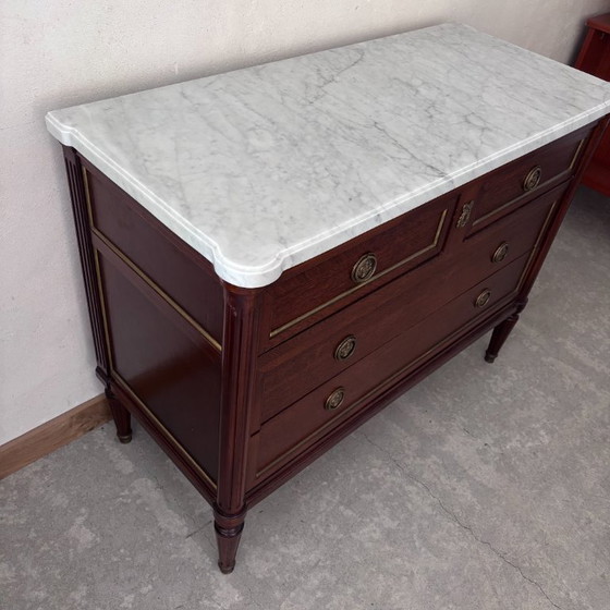 Image 1 of Wooden chest of drawers