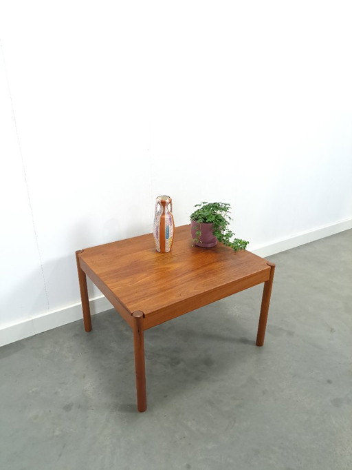 Tavolino da caffè quadrato in teak danese Magnus Olesen con gambe rotonde, n. 2