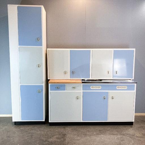 Mobili da cucina, blu pastello e grigio chiaro, anni '60, mobili di metà secolo