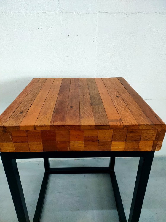 Image 1 of Mesita auxiliar, mesa para plantas, estructura metálica con tablero de madera gruesa.