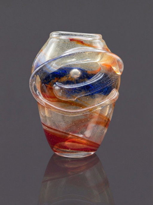 One beautiful Loranto vase, designed and manufactured in the Czech Republic.