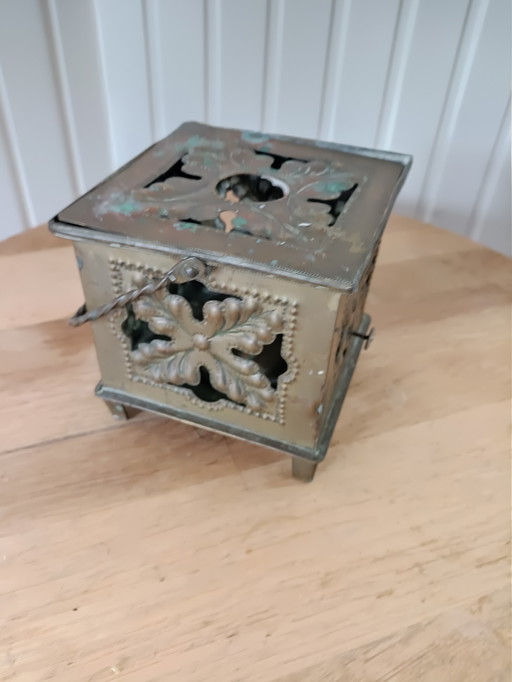 Antique Copper Heat Holder with Ornate Pressed Ornament - Complete with Fuel Tank"