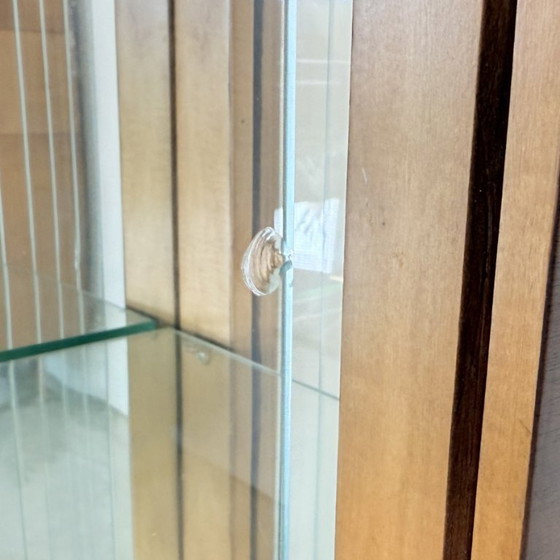 Image 1 of Stijlvolle art-deco vitrine met bloemgravure