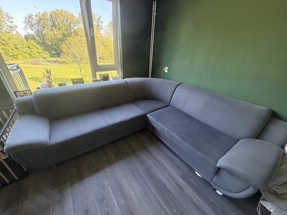 Image 1 of Comfortabele grijze hoekbank met lichte gebruikssporen