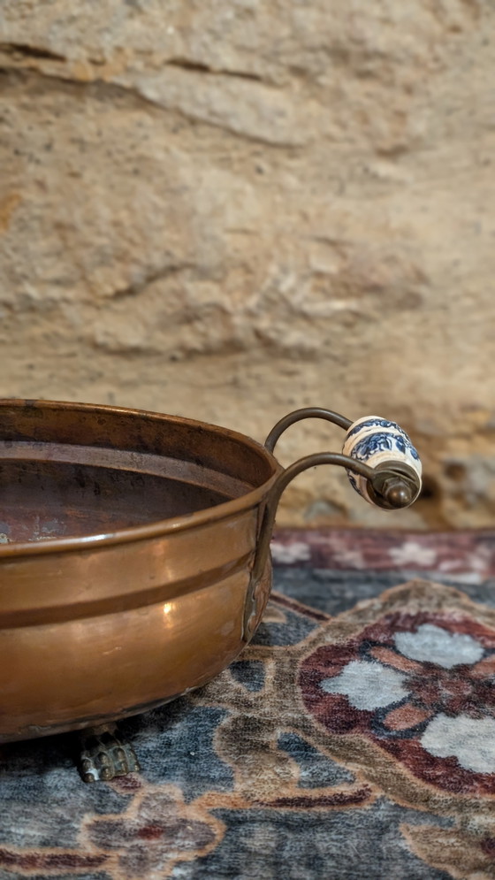 Image 1 of Delft porcelain lion's paw planter with handles, 35cm