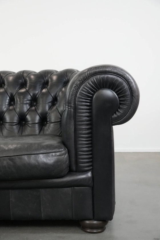 Image 1 of Schwarzes Chesterfield-Dreisitzer-Sofa aus Rindsleder